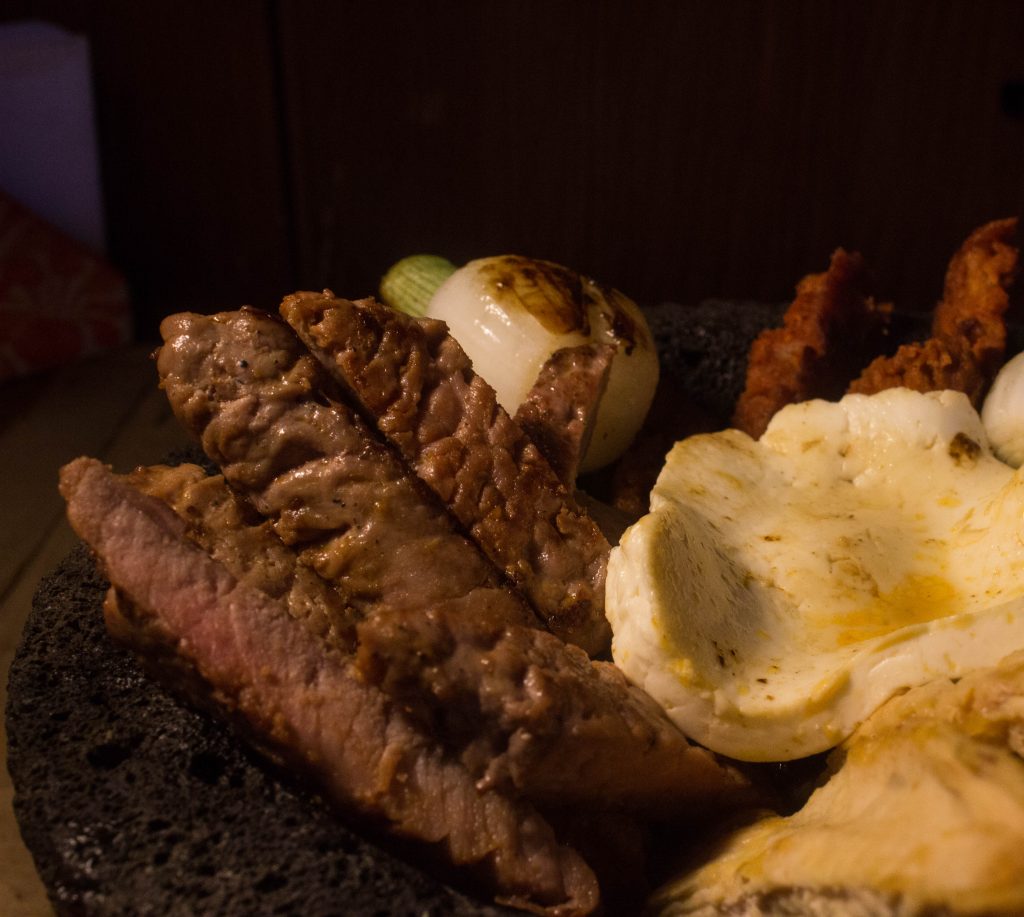 Molcajete -Chile, mole y pozole-